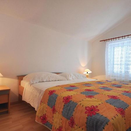 Lovely Apartment In Trogir With Kitchen Kültér fotó